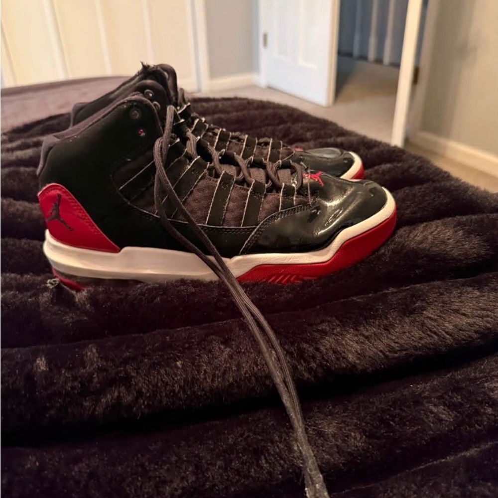 Jordan Max Aura 2 Mid